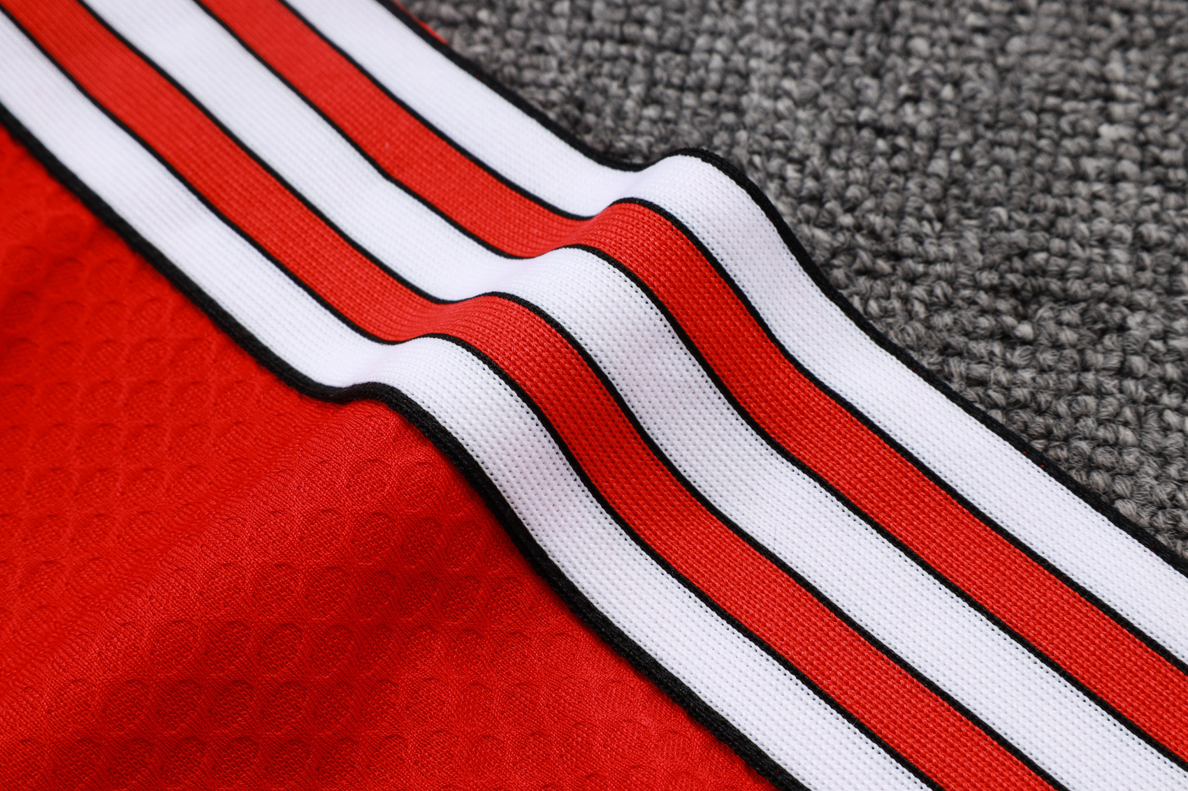 Liverpool Training Jersey Kit Red 2025/26 - Image 4